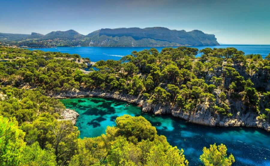 Calanques of Cassis, Aix-en-Provence & Wine Tasting Day Tour - FAQ