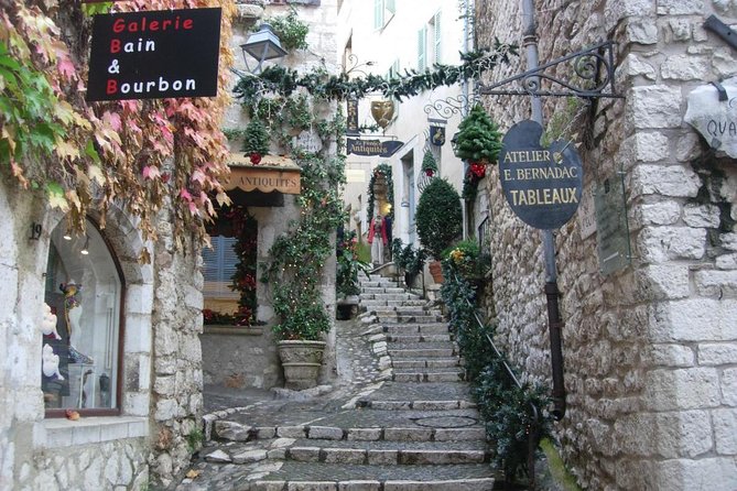 Cannes, Antibes & St Paul de Vence Half Day Private Tour - Antibes Old Town Time: Sea Front, Old Streets, and a Real Market Stop