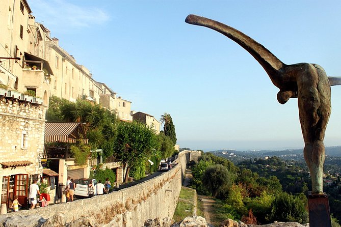 Countryside Tour - Stop 2 in Gourdon Castle: medieval streets plus big Nice-area views