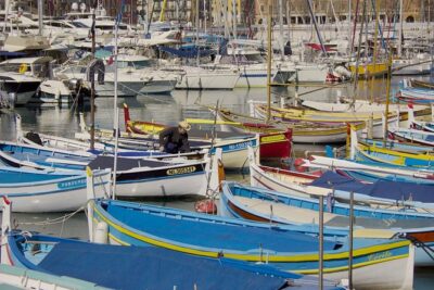 Discovery of the city of Nice by electric Méhari