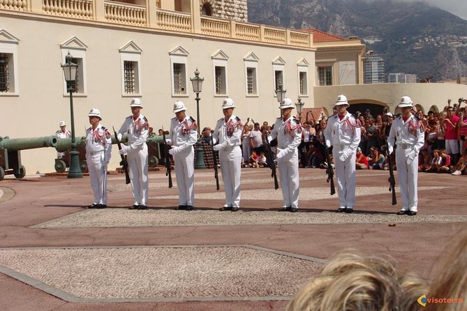 Excursion partagée Eze, Monaco & Monte Carlo from Nice - Monaco-Ville highlights: palace views, Princess Grace cathedral, and guard change