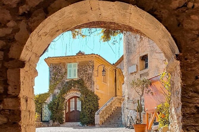 Eze and French Riviera Tour in a Renault Megane E-Tech - Cascade de Gairaut: a cool green pause near Nice