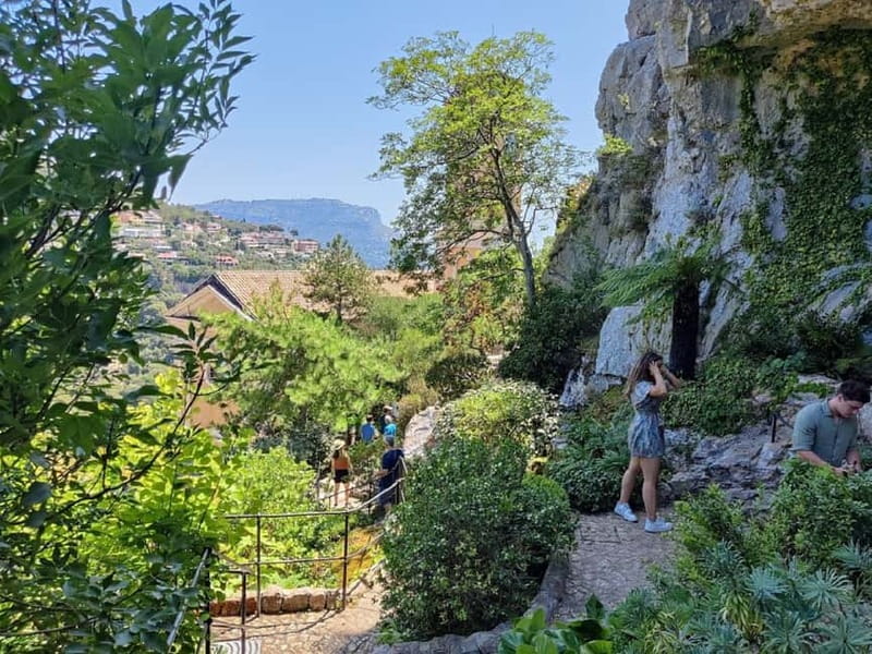 Èze: Walking Tour with a Certified Local Guide - Why Èze works so well for a 90-minute walk