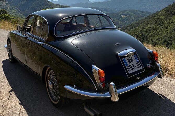 French Riviera Vintage Jaguar MK2 Tour with Scenic Stops - Èze Beach to Èze Village: Coastal Photos to Medieval Streets
