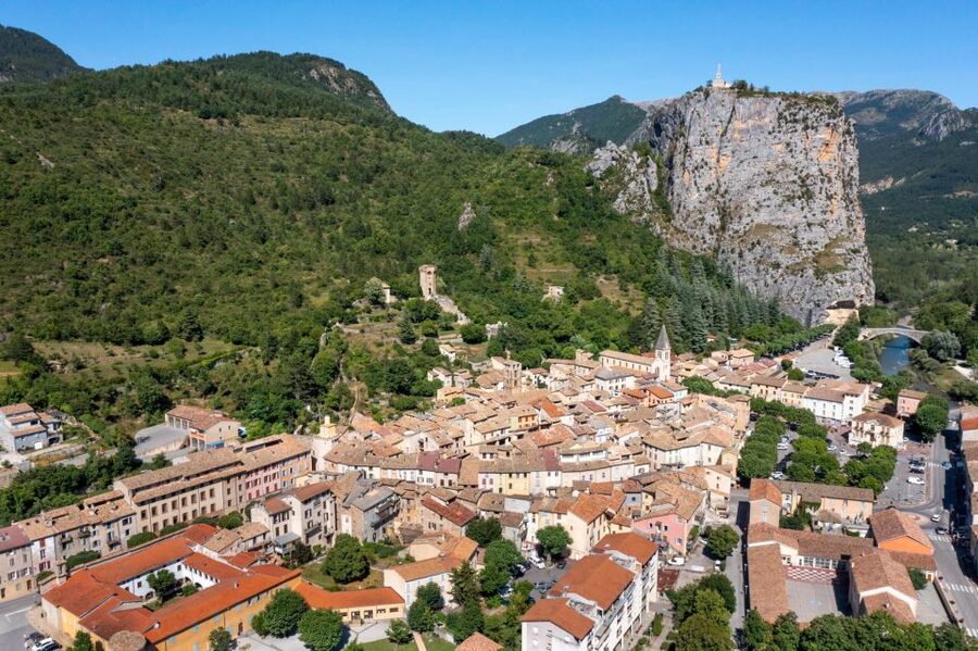 From Nice: Gorges du Verdon Guided Tour - Moustier-Sainte-Marie: Ceramics, Medieval Charm, and a Lunch Break