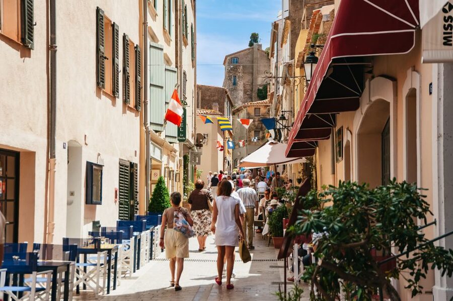 From Nice: Round-Trip Transportation to Saint Tropez by Boat - Who this boat day trip fits best