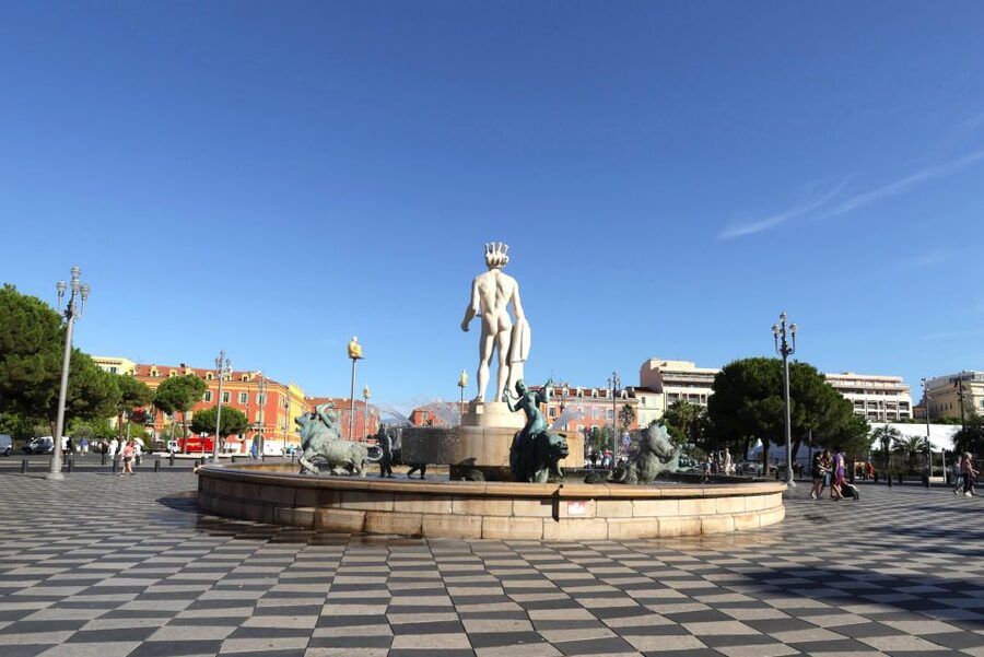 From Nice: Walking & driving tour of Nice - A 150-minute Nice tour that actually fits a half-day