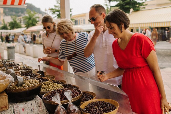 Gourmet Walking Tour with Lunch and Wine Pairing - Lunch à la niçoise, plus the 3-wine pairing that makes it click