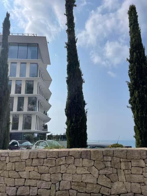 Guided Ferrari Tour: Monaco & Èze from Villefranche sur mer - What the guide actually does well (Olivier’s hosting style)