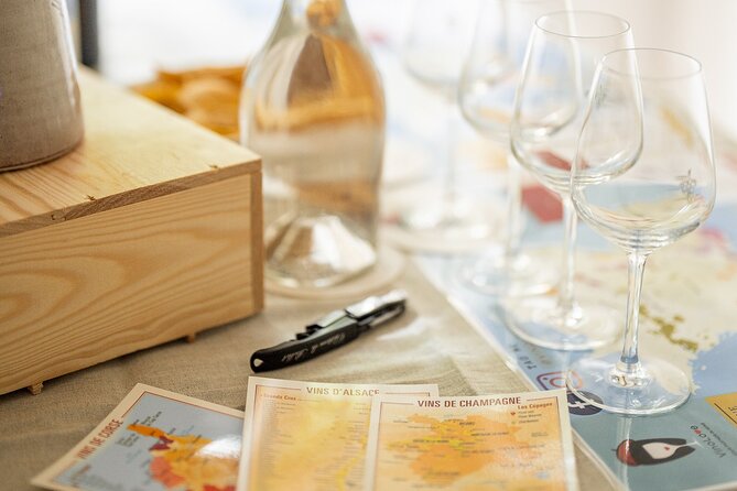 Introduction to Wine Tasting in Nice city centre (6 French wines) - The venue, group size, and comfort in Nice