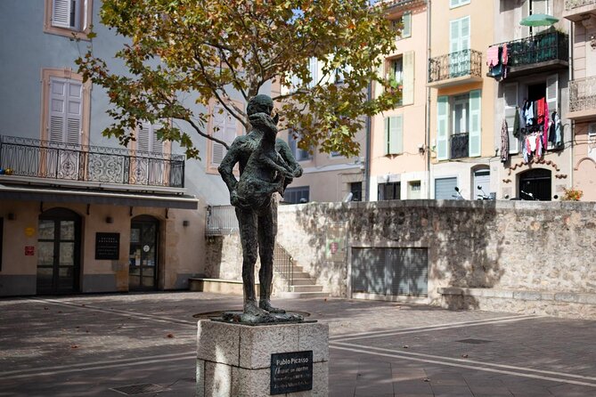 Local art and crafts in the Provence Countryside Villages - St-Paul-de-Vence, art galleries, and Chagall’s last moments