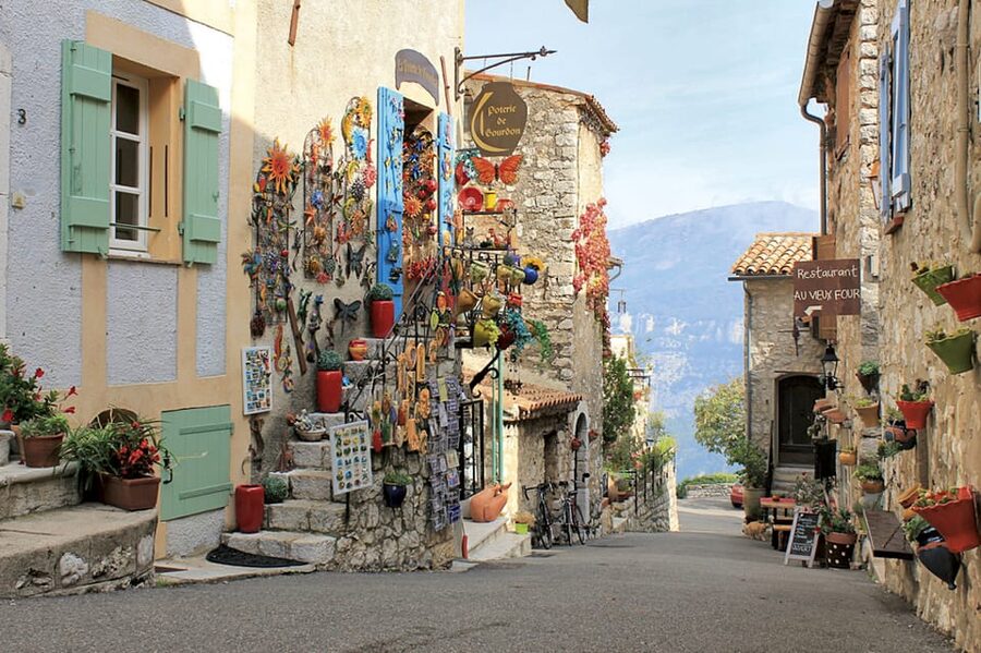 Monaco and Perched Medieval Villages Day Tour from Nice - Saint-Paul-de-Vence: art galleries with a relaxed pace