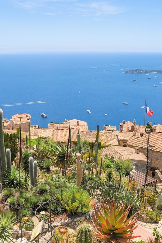 Monaco, Eze, Villefranche and Famous Houses Private Tour - Monaco and Monte-Carlo: palace area to glamour in one circuit