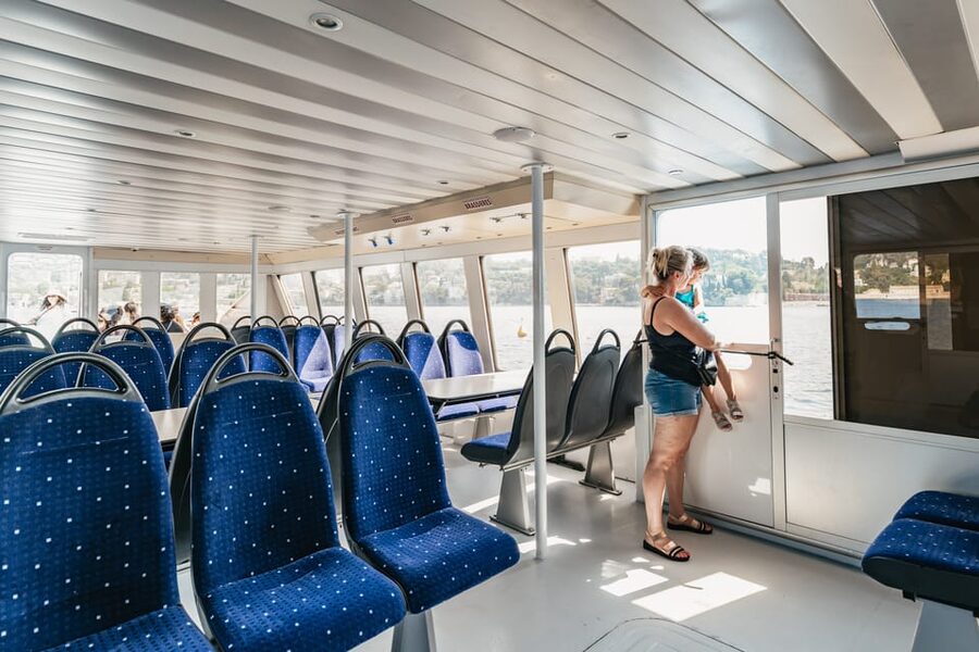 Nice: 1-Hour Sightseeing Cruise to Villefranche Bay - Villefranche-sur-Mer: the colorful port and the deep-harbor advantage