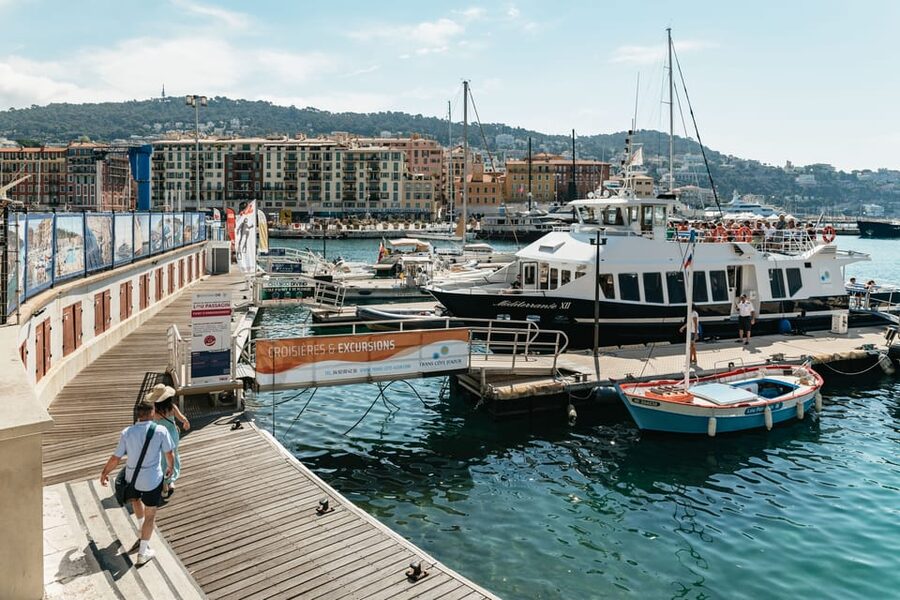 Nice: 1-Hour Sightseeing Cruise to Villefranche Bay - Saint-Jean-Cap-Ferrat villas: seeing luxury without the hard sell
