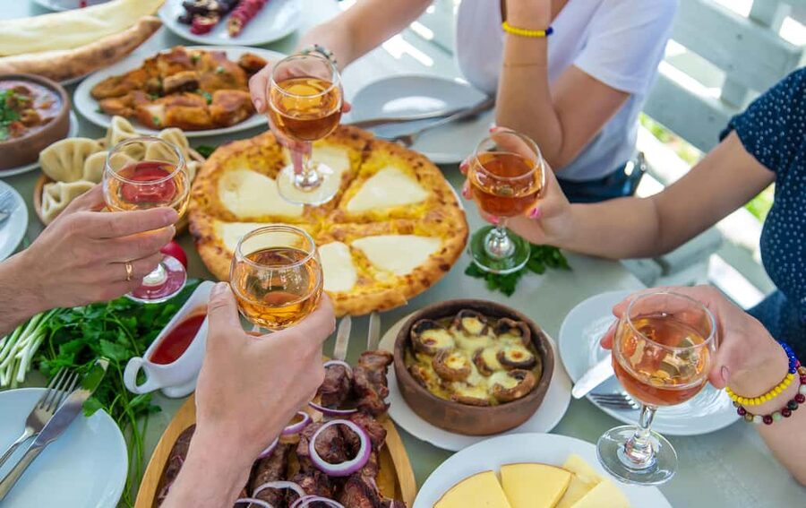 Nice: Evening Food and Wine Tour - The guide factor: what to look for on the night you book