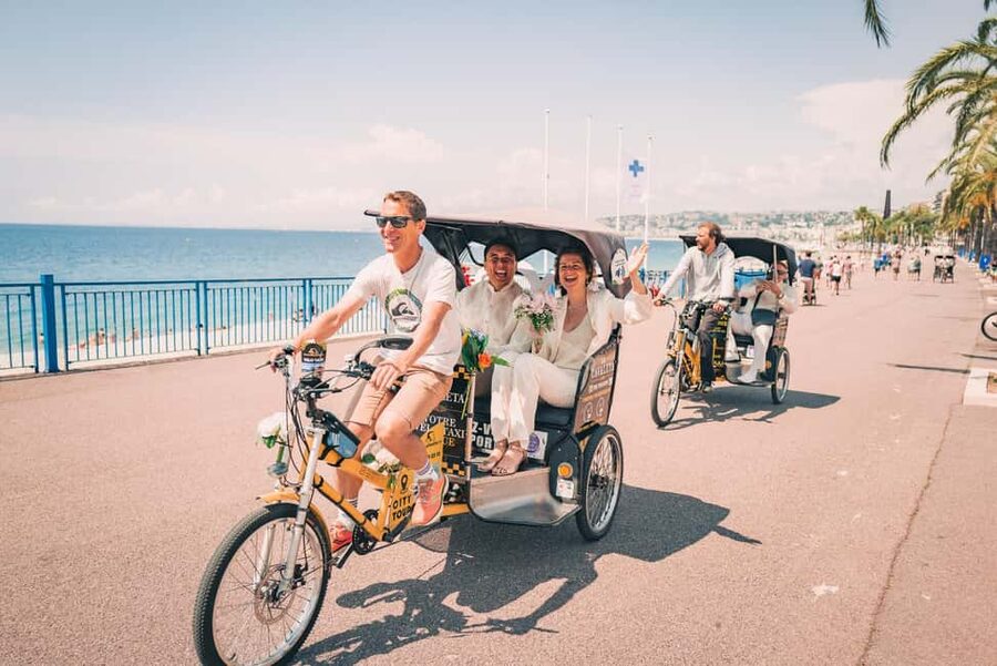 Nice: Family city tour by bicycle Electric cab (4 comfort seats) - A 4-seater electric cab bike is the main event