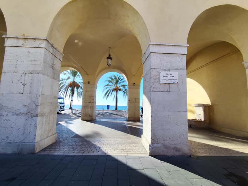 Nice: Family city tour by bicycle Electric cab (4 comfort seats) - Port Lympia and Florian: a chocolate break you can time your way through