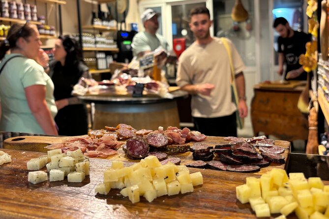 Nice Food Tour: Food Tastings & Local Wine Experience in Nice - Group size, pacing, and comfort on cobblestones and sidewalks