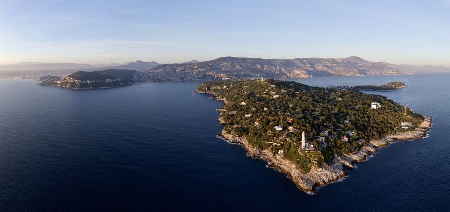 Nice: Snorkeling Speedboat Tour in Villefranche Bay - When Guides Get Hands-On: Chris, Benoit, and Adrian in the Mix