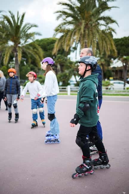 Nice: Sunset rollerblading tour, local socca, and live music! - Casino Nice and the Promenade Lead-In
