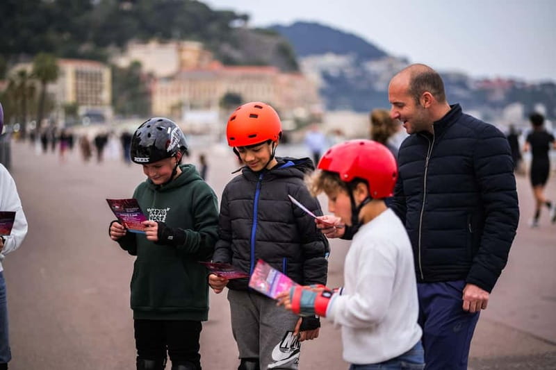 Nice: Sunset rollerblading tour, local socca, and live music! - Live Music and the Small-Group Advantage