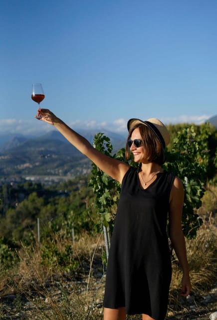Nice: Vineyard Tour with Wine Tasting - The one-hour vineyard tour: learning what shapes Bellet grapes