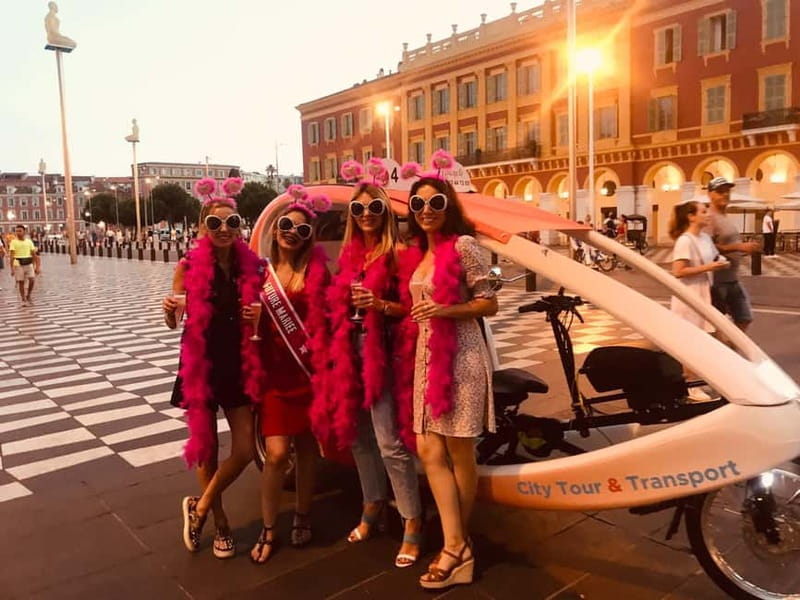 Nice : visite guidée 1h30 en TukTuk avec guide Nicois. - Old Nice Small Streets and the Flower Market Stops