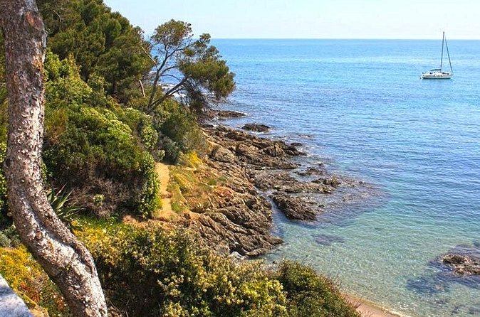 Picturesque walk from Nice to Villefranche sur Mer with pic-nic and swim - Pace, private group dynamics, and what 3 to 4 hours feels like