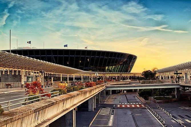 Private Departure Transfer: Hotel to Nice Airport - From your hotel door to the terminal, with luggage handled like a pro