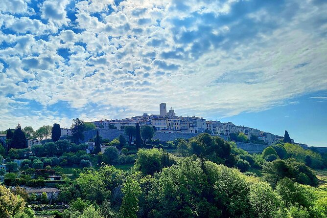 Private discovery of the hinterland of the Côte d'Azur - Private Comfort From Nice, With a Local Voice (English)
