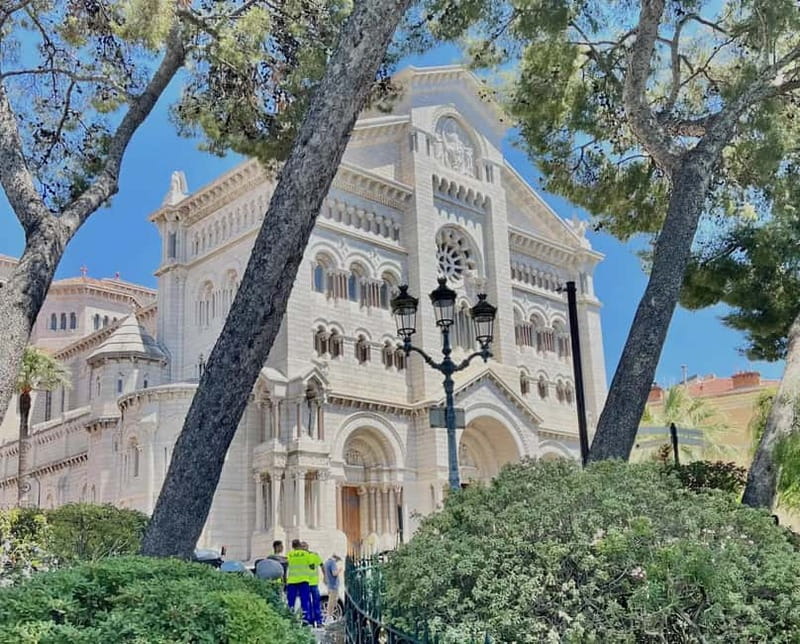 Private Half-Day Tour: Eze Village and Monaco Monte-Carlo - Formula 1 Circuit Sections and Casino Square Photo Time