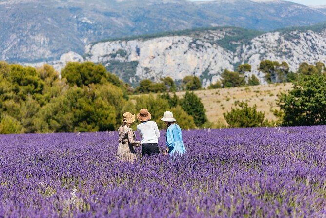 Private Tour of Gorges of Verdon and Fields of Lavender in Nice - Stop 3: Sainte-Croix-du-Verdon for café time and the St. Croix lake