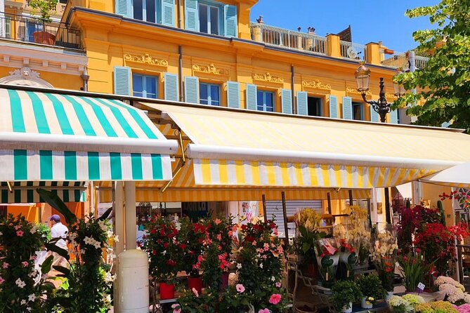 Private tour of Nice with tasting of traditional dishes - Climbing toward the Old Castle site, for views and perspective