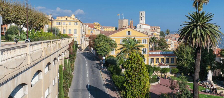 Provence Countryside & Medieval Villages Day Trip - Tourrettes-sur-Loup: Violet Capital Energy, Plus a Sweet Stop