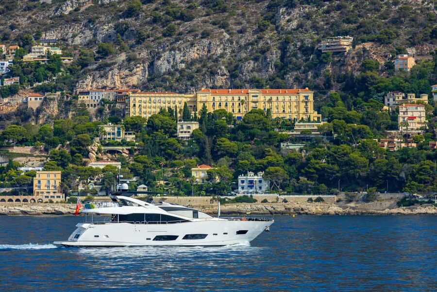 Take a 2-hour stroll to Monaco - A quick way to get Monaco views, without a whole day