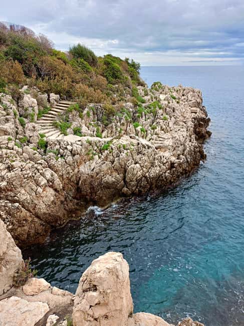 The Coastal Path hike from Nice to Villefranche - Villefranche-sur-Mer arrival: port views, old streets, beach time