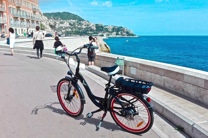 The Essentials of Nice 3h E-Bike Tour - Promenade des Anglais, 15 minutes of classic Nice coast life