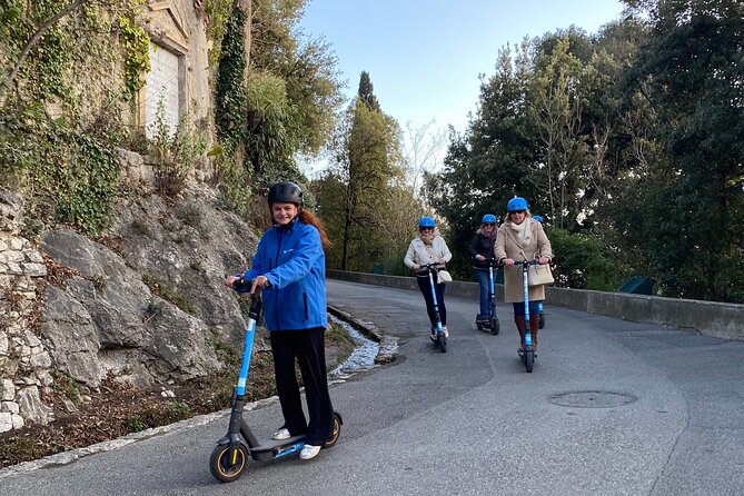 The essentials of Nice by electric scooter 1H30 - Nice in 90 minutes, minus the stress