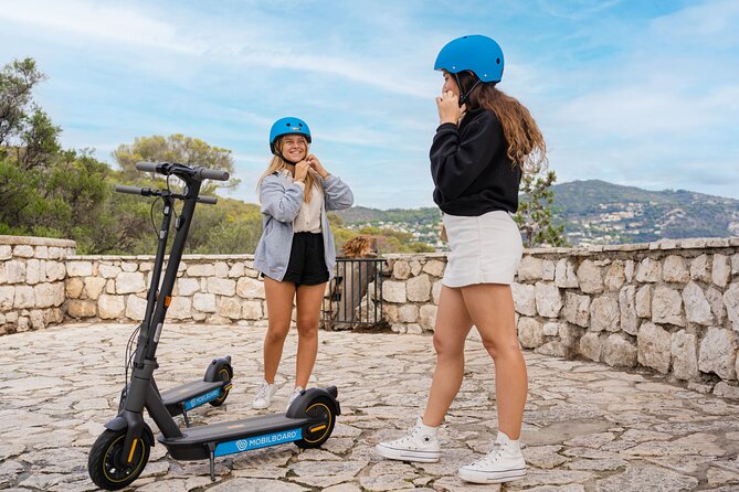 The essentials of Nice by electric scooter 1H30 - A World War memorial stop you should not skip