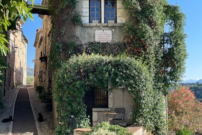 Tour Grasse and medieval villages of Gourdon, Tourette & St Paul - How the pace feels in real life: guided moments, then your time