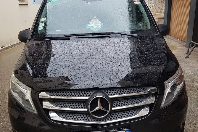 Transfer - Nice city> Nice Airport - The drive into the airport, about 20 to 30 minutes