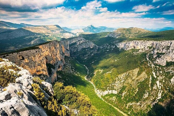 Verdon Gorge: The Grand canyon of Europe, Lake and Lavender - Inside Gorges du Verdon: viewpoints, turquoise water, and photo time