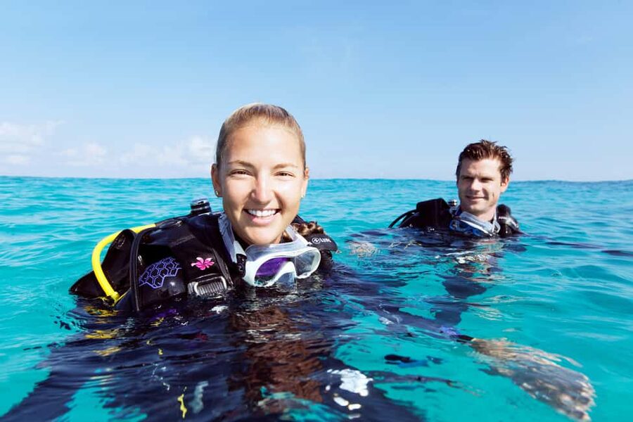 Villefranche-sur-Mer: Experience an introduction to scuba diving - Back at the center: drink, changing room, and a simple wrap-up
