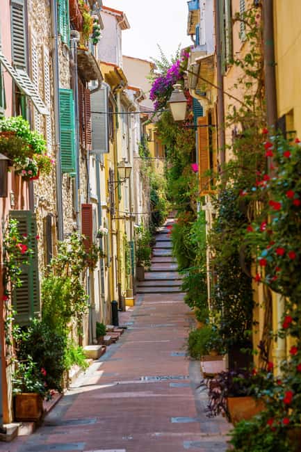 Visit Saint Paul de Vence, Antibes, and Cannes: 7-Hour Tour - Cannes without the ticket lines: red carpet outside, Old Town on foot