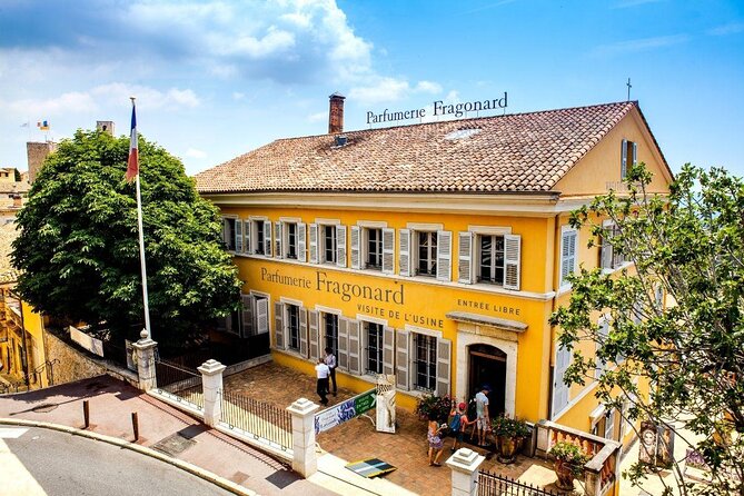 West Coast and Countryside shared & Guided tour from Nice - Stop 1: Boutique Fragonard, perfume country in a single half-hour